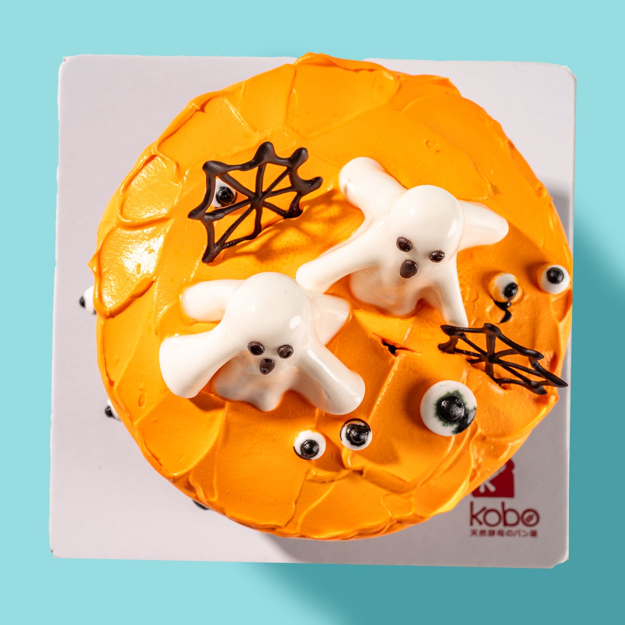 Alternative view of Spooky Ghost Peach Cake