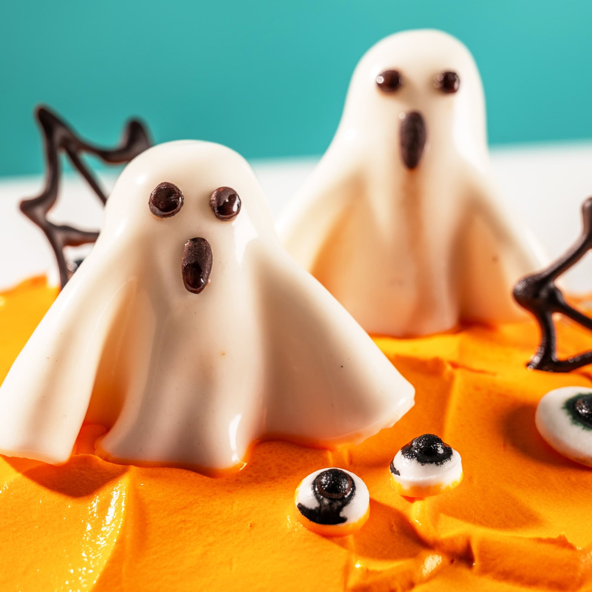 Alternative view of Spooky Ghost Peach Cake