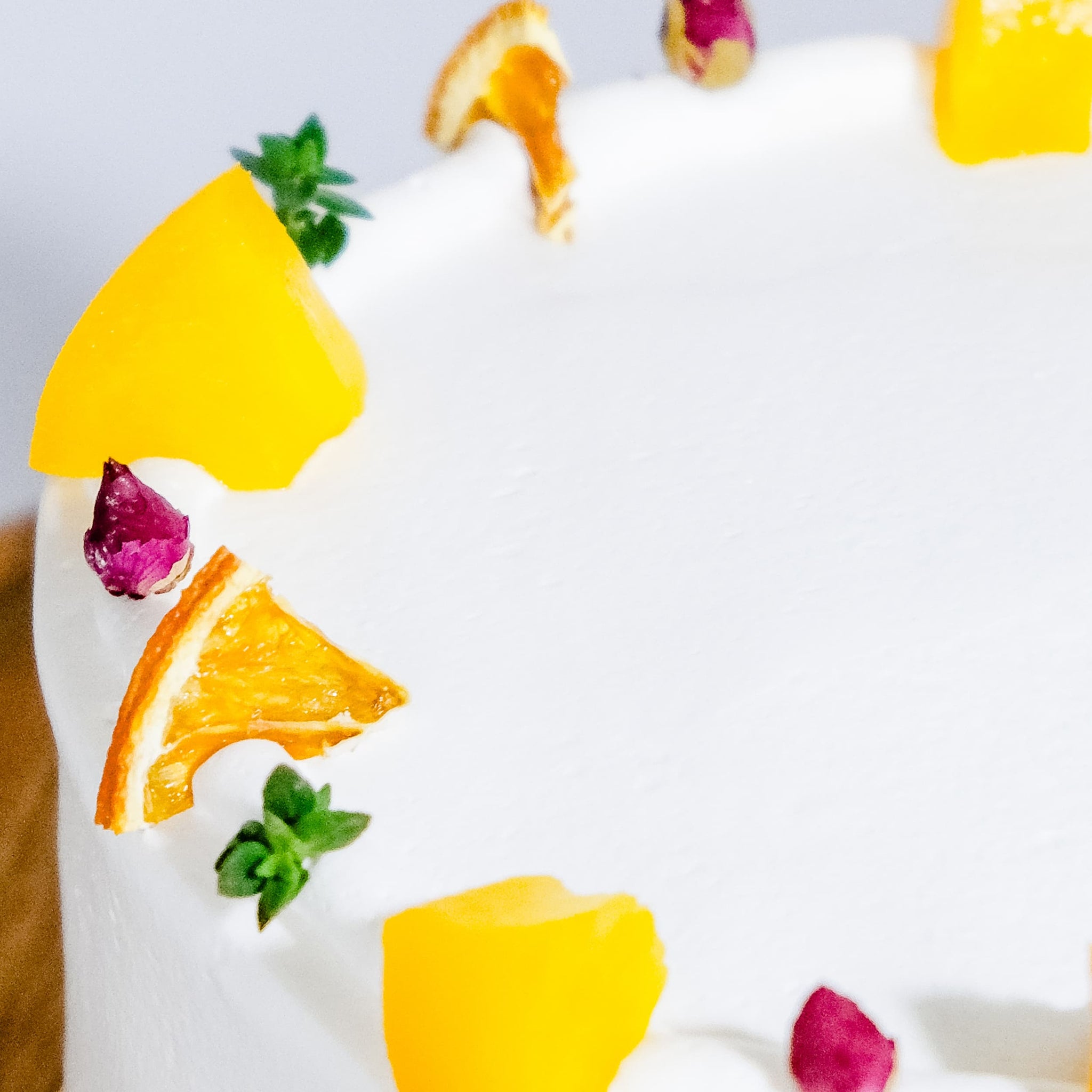 Alternative view of Oolong Peach Cake