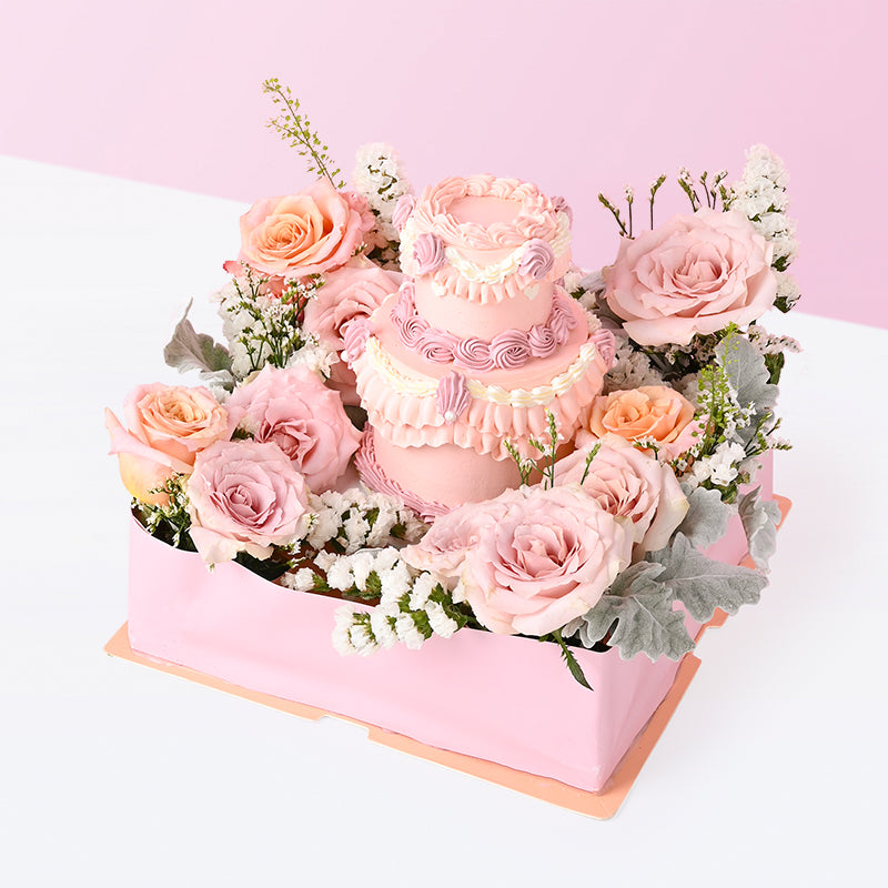 Alternative view of Pink Princess Premium Flowers Vintage Cake