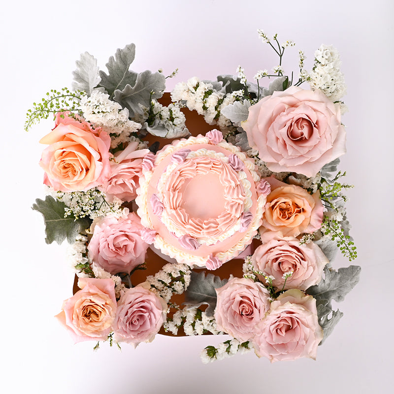 Alternative view of Pink Princess Premium Flowers Vintage Cake