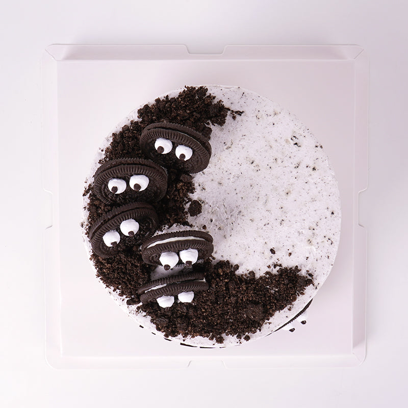 Alternative view of Oreo Cake