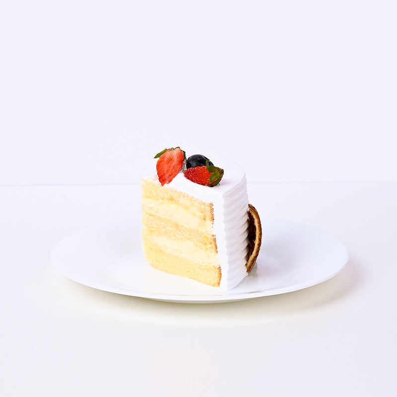 Alternative view of Tropical Fruits Cake