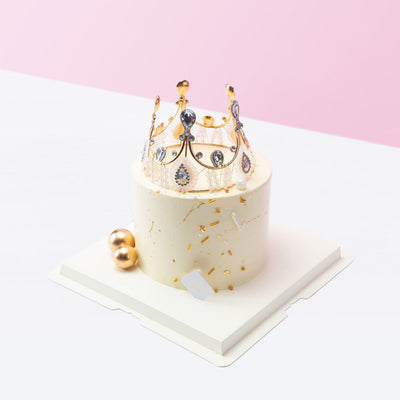 Majestic Crown Cake 2.0 cake_designer Avalynn Cakes - CakeRush