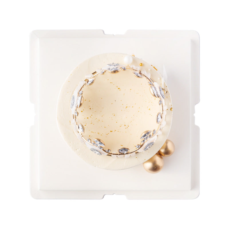 Alternative view of Majestic Crown Cake 2.0