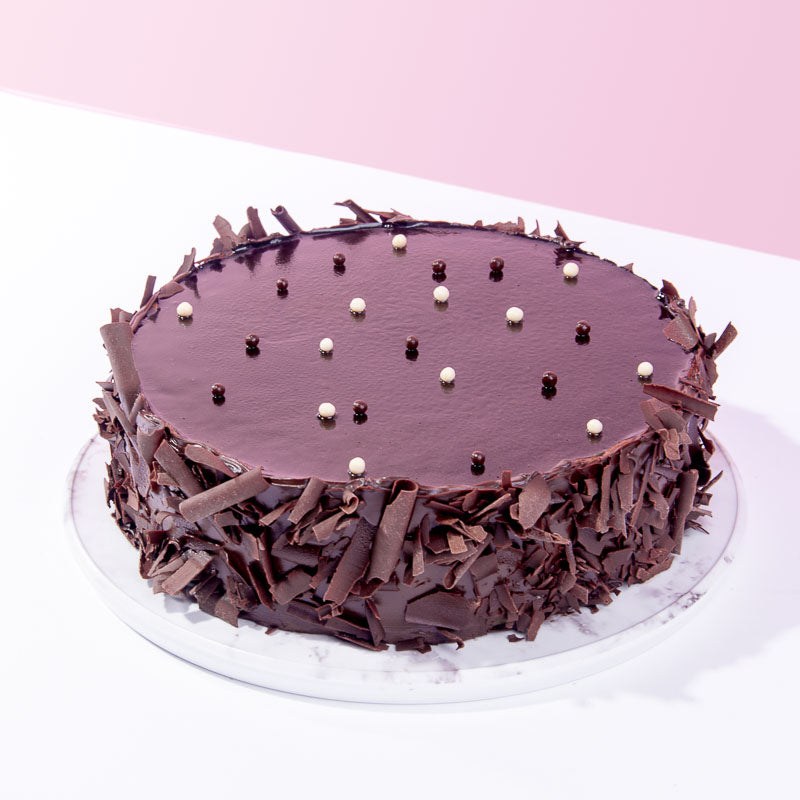 Alternative view of Black and White Cake