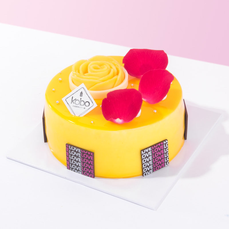 Alternative view of Champ Rose Cake