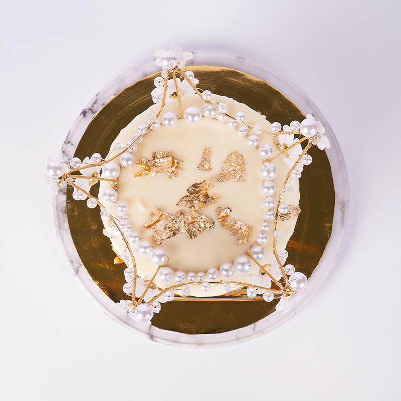 Alternative view of White Queen