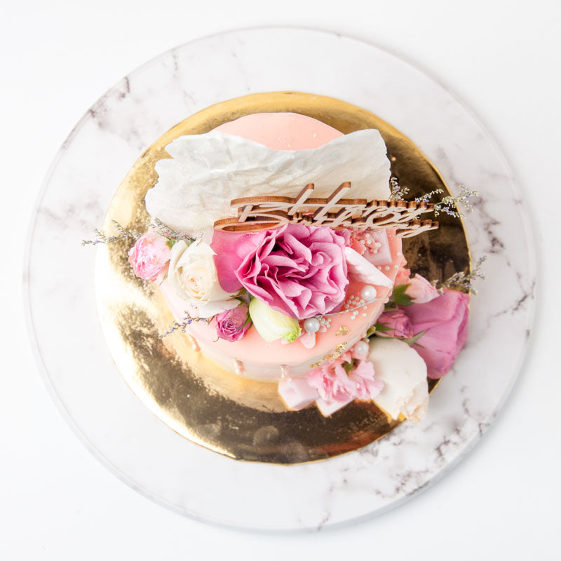 Alternative view of Marchesa Cake